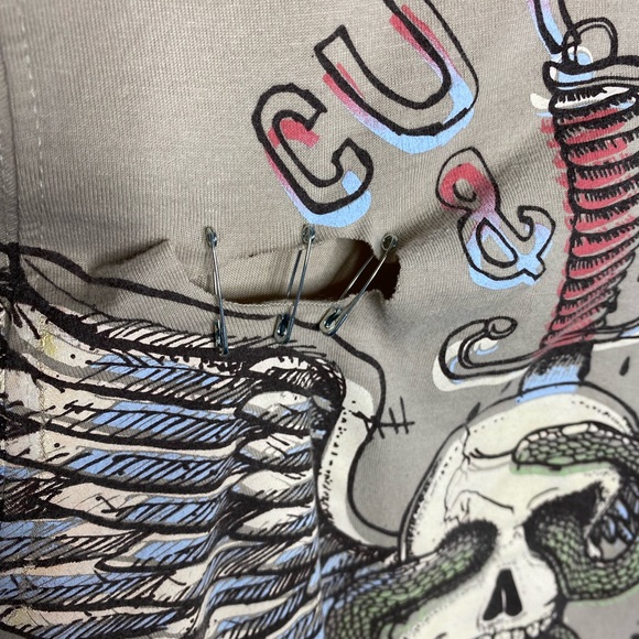 Y2K Skull Graphic Tee - Picture 5 of 7